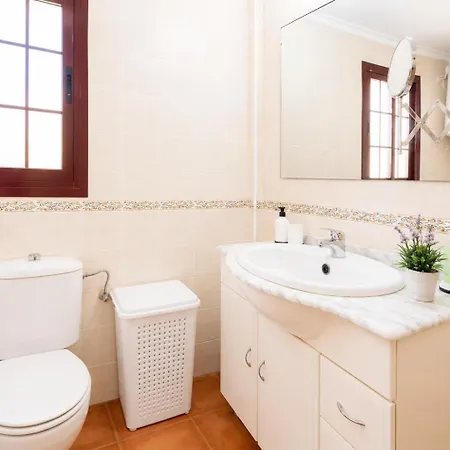 דירה Club Salino Hideaway-your Peaceful Retreat With Pool In טורבייחה
