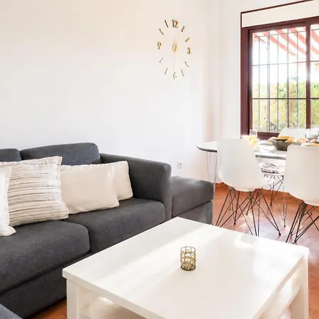 דירה Club Salino Hideaway-your Peaceful Retreat With Pool In טורבייחה